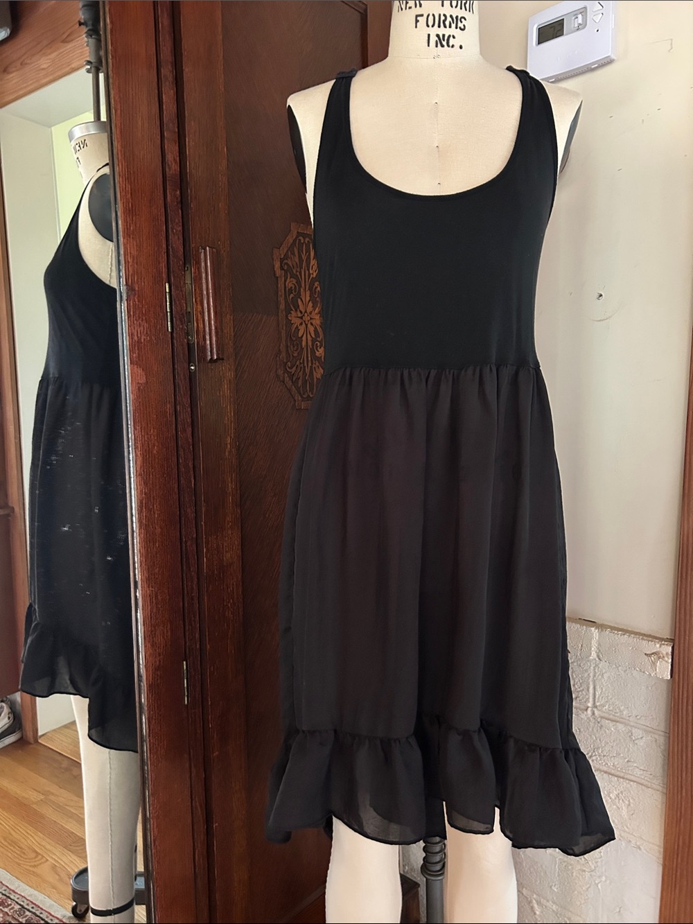 Lili's Closet Anthropologie Ruffle Hem Dress XS ♡